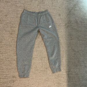 NWOT Nike Club Jogger Sweatpants